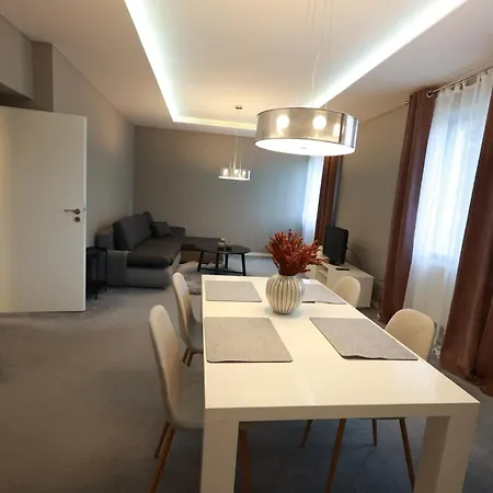 W28 Winterova Apartment *