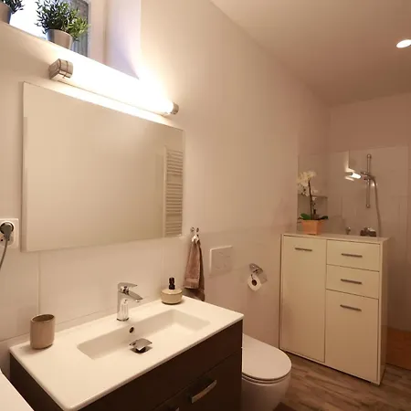 W28 Winterova Apartment *