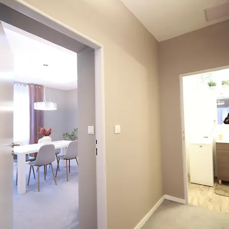 W28 Winterova Apartment