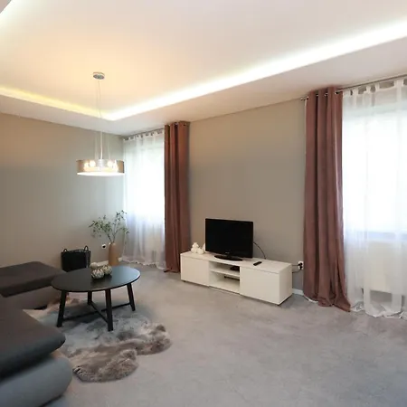 W28 Winterova Apartment *